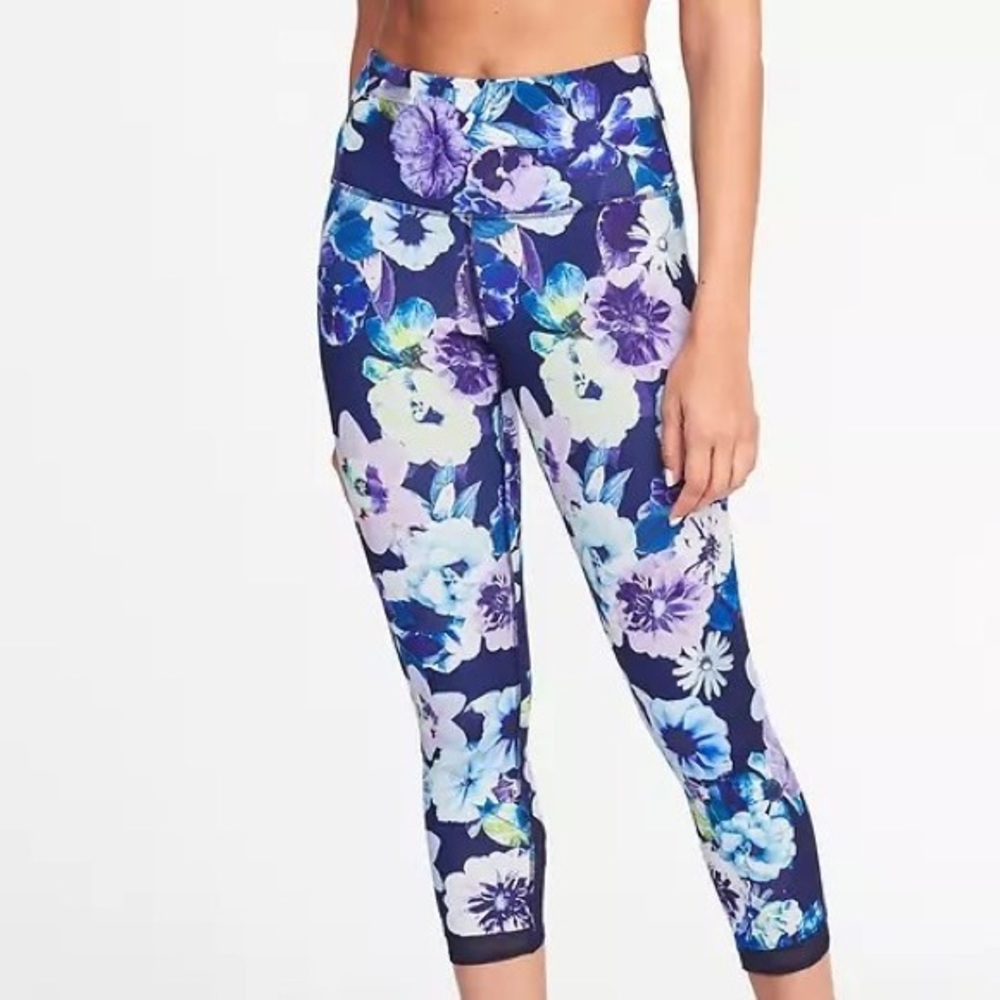 Go-Dry Fitted Crop Leggings